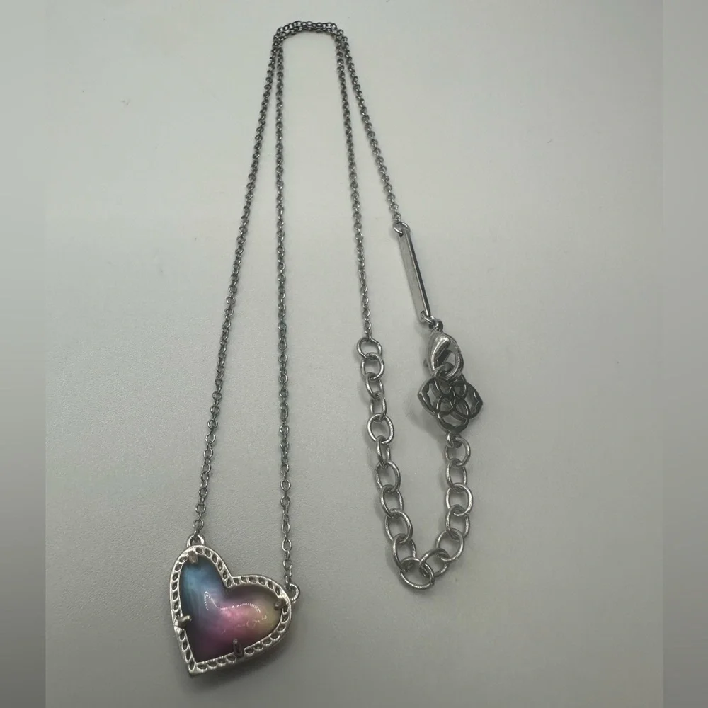 Kendra Scott Ari Heart Pendant Necklace Rainbow Iridescent Stone Silver Tone - Picture 9 of 12